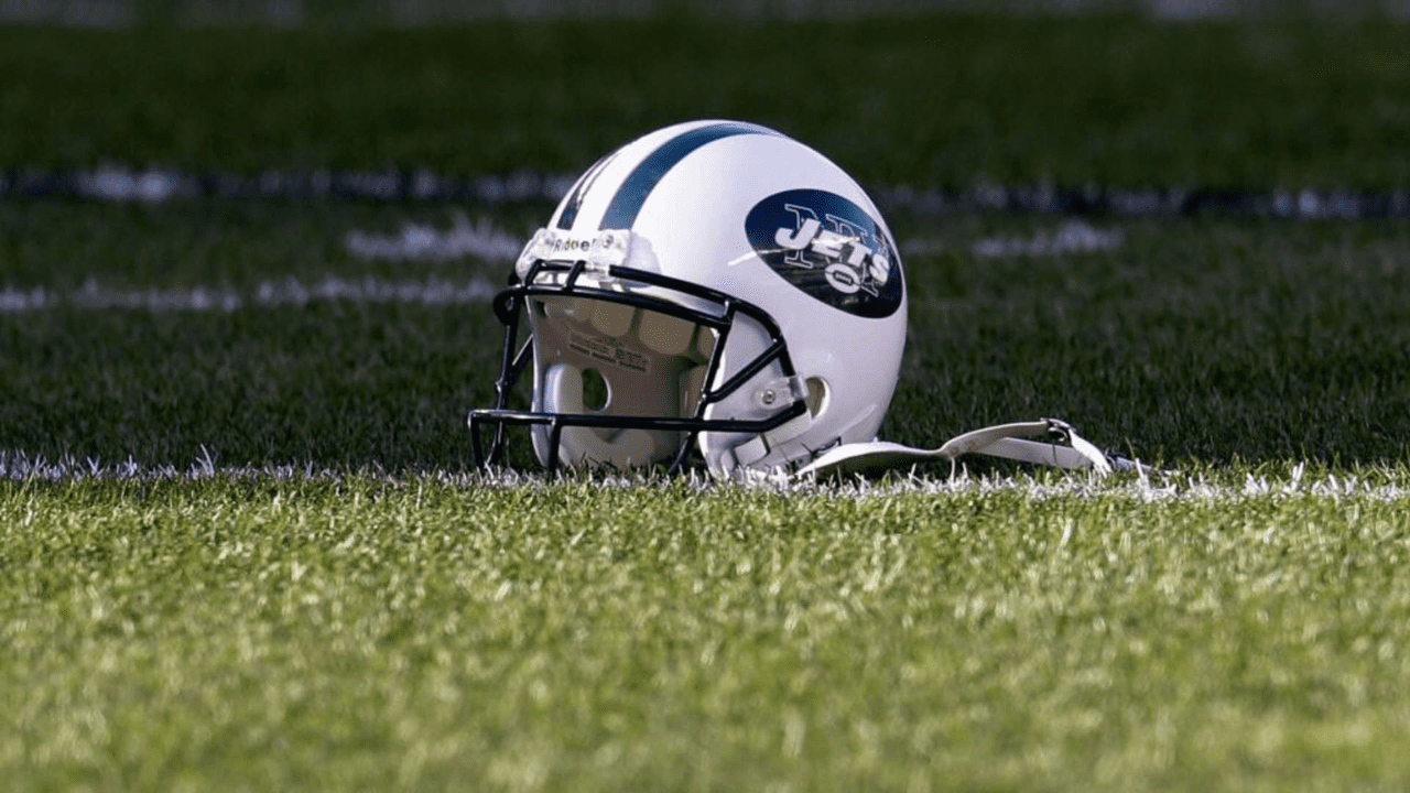 NEWS FLASH: A former New York Jets player who won the Super Bowl has died
