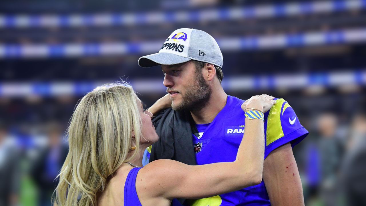 Kelly reacts to Matthew Stafford’s “jersey ban” from the Lions before going back to Detroit.
