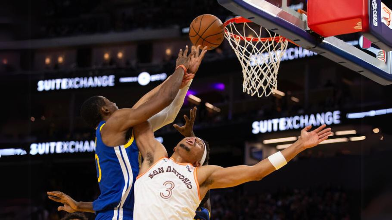 NBA Twitter talks about the Warriors’ 126–113 loss to the Spurs on Saturday.