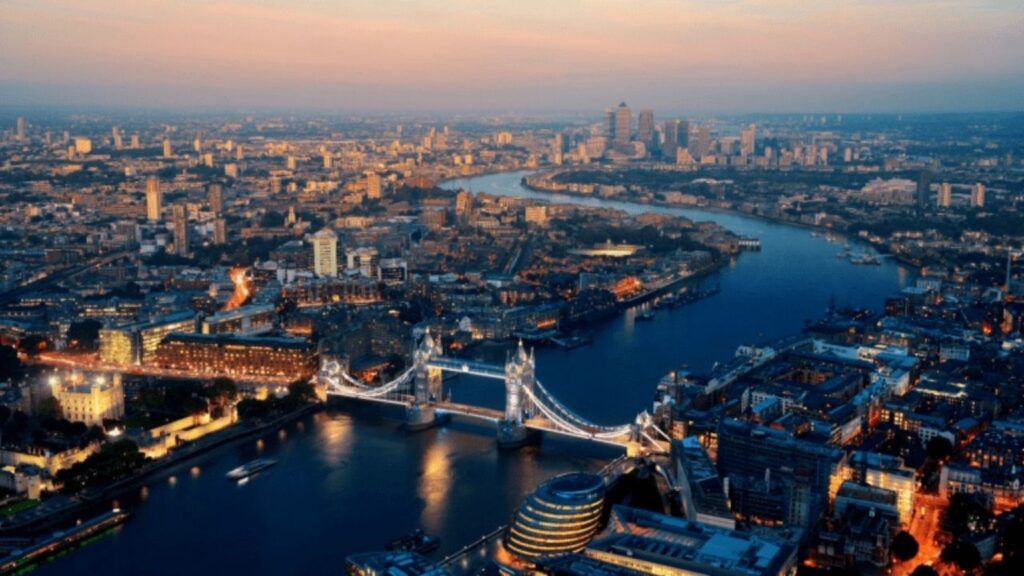 Iconic view of London featuring the Tower Bridge and the River Thames.