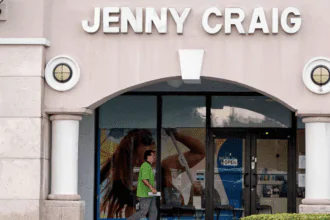 Jenny Craig, a company that helps people lose weight, will close its main offices.